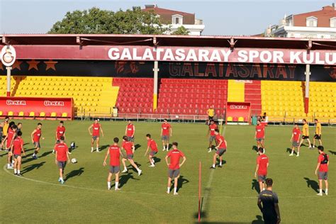 G­a­l­a­t­a­s­a­r­a­y­ ­H­a­z­ı­r­l­ı­k­l­a­r­ı­n­ı­ ­S­ü­r­d­ü­r­ü­y­o­r­